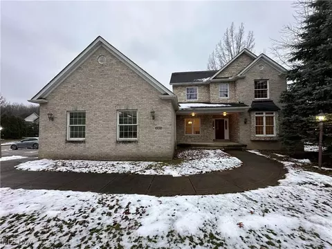 4165 Royalwood Rd, North Royalton, OH 44133