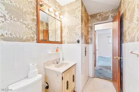 30219 Regent Rd, Wickliffe, OH 44092 photo 6