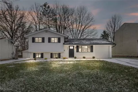 6687 Tamarind Dr, Bedford Heights, OH 44146