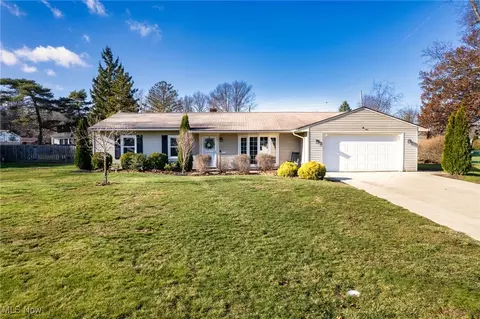 166 Vinewood Dr, Avon Lake, OH 44012