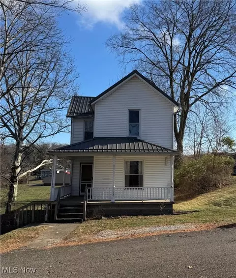 1130 S 13th St, Coshocton, OH 43812