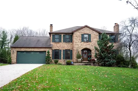 7634 White Oak Dr, Solon, OH 44139