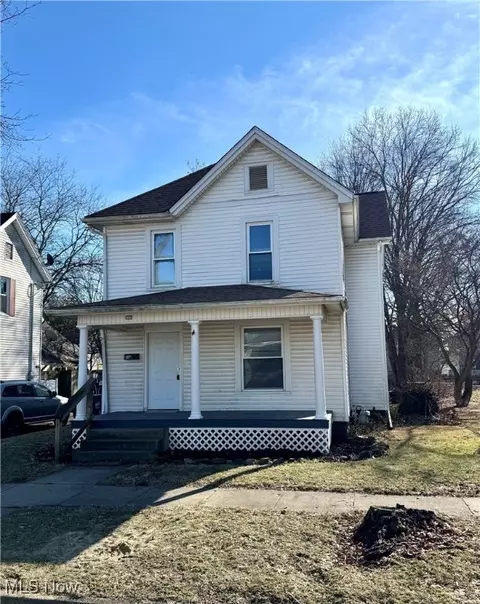 1145 E Main St, Coshocton, OH 43812