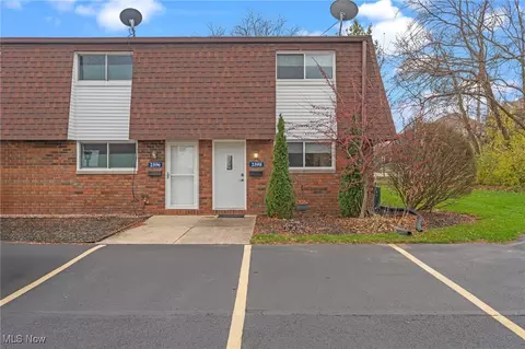 2598 Shakespeare Ln, Avon, OH 44011
