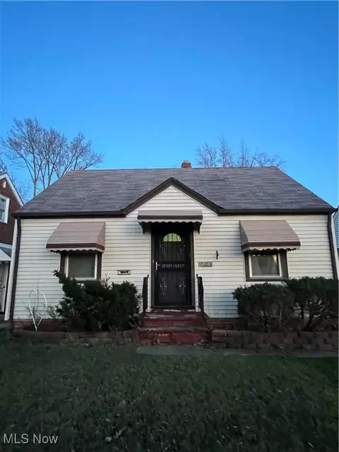 4385 Glenview Rd, Warrensville Heights, OH 44128
