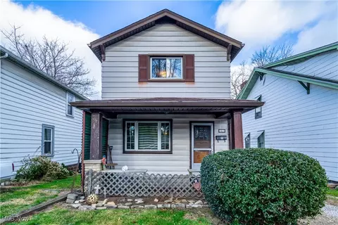 1623 Woodlawn Ct, Steubenville, OH 43952