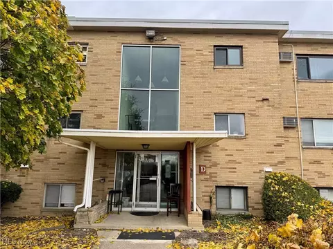 5200 Royalton Rd #D10, North Royalton, OH 44133
