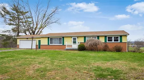 3980 Avalon Dr, Zanesville, OH 43701