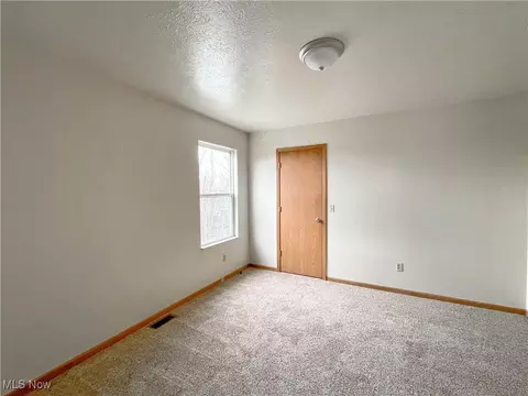 139 Blackburn St, Campbell, OH 44405 photo 17