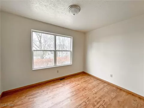 139 Blackburn St, Campbell, OH 44405 photo 7