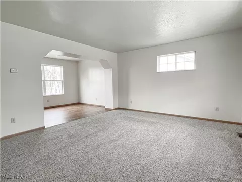 139 Blackburn St, Campbell, OH 44405 photo 5