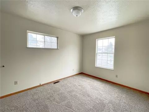 139 Blackburn St, Campbell, OH 44405 photo 19