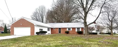 2985 Palisades Dr, Poland, OH 44514