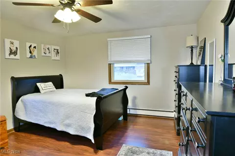 Bedroom - 588 Oakridge Dr, Boardman, OH 44512 photo 5 of 9