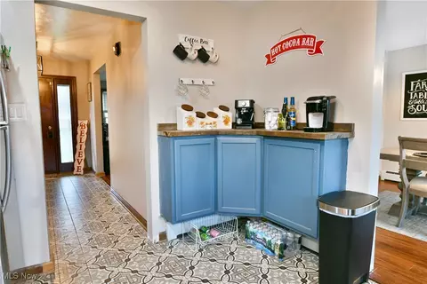 Entry Way - 588 Oakridge Dr, Boardman, OH 44512 photo 3 of 3