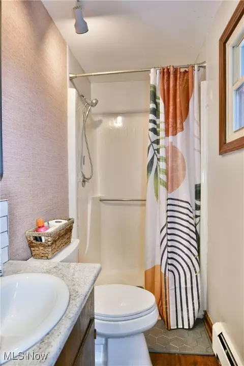 Bath - 588 Oakridge Dr, Boardman, OH 44512 photo 6 of 8