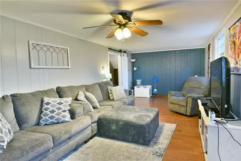 Living - 588 Oakridge Dr, Boardman, OH 44512 photo 8 of 8
