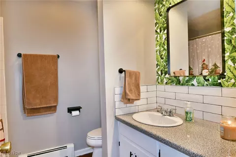 Bath - 588 Oakridge Dr, Boardman, OH 44512 photo 1 of 8