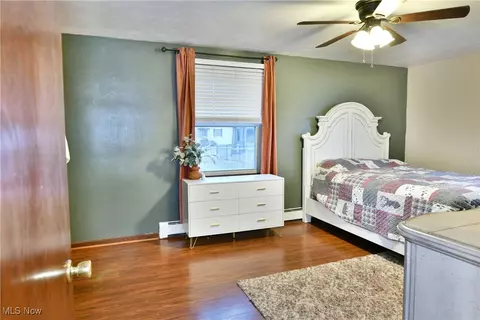 Bedroom - 588 Oakridge Dr, Boardman, OH 44512 photo 7 of 9