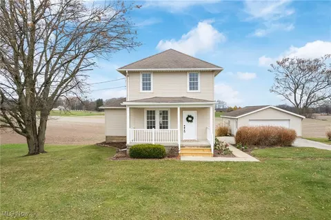 17574 Shifferly Rd, North Lawrence, OH 44666