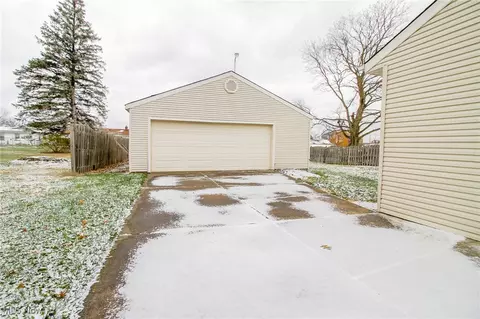 363 W Omar St, Struthers, OH 44471 photo 15