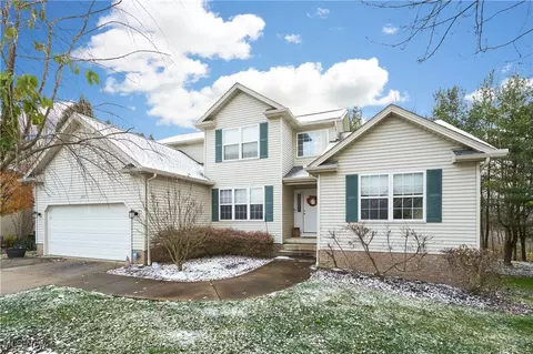3357 Bath Heights Dr, Cuyahoga Falls, OH 44223