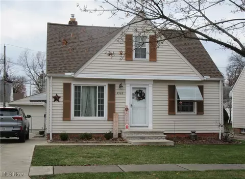 4568 Forest Edge Dr, Brooklyn, OH 44144