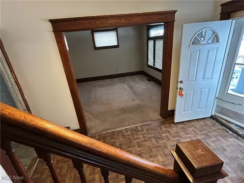 Living - 822 E Summit St, Alliance, OH 44601 photo 1 of 3