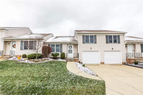 895 Amherst Ln, Brunswick, OH 44212