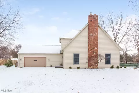 1101 Montclair Cir, Westlake, OH 44145