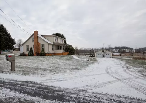 8814 Maplehurst Ave SE, East Sparta, OH 44626