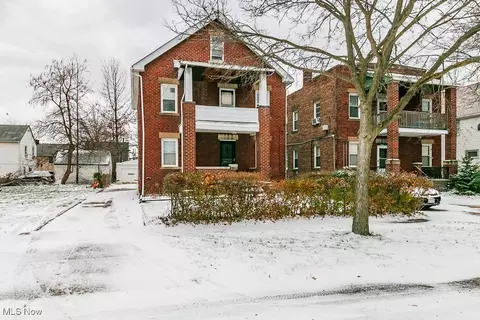 864 Whitcomb Rd, Cleveland, OH 44110