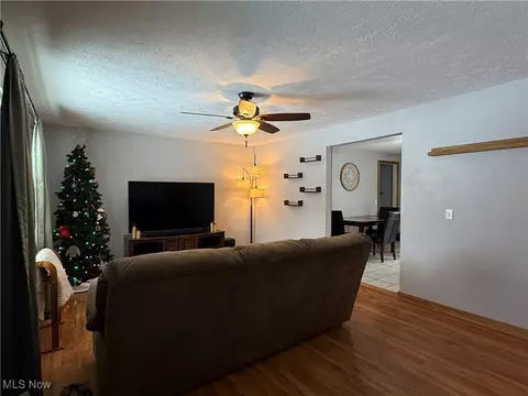 Living - 26017 Hartley Rd, Beloit, OH 44609 photo 1 of 4