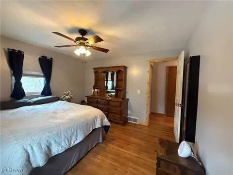 Bedroom - 26017 Hartley Rd, Beloit, OH 44609 photo 2 of 5