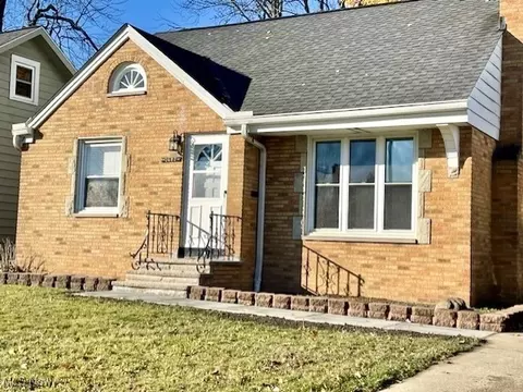 1682 Temple Ave, Mayfield Heights, OH 44124