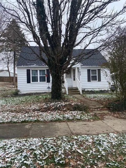 163 26th St NW, Barberton, OH 44203