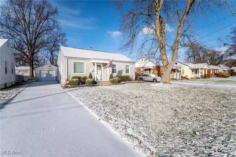3930 Stratmore Ave, Youngstown, OH 44511