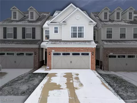 875 Dipper Ln # -2, Aurora, OH 44202