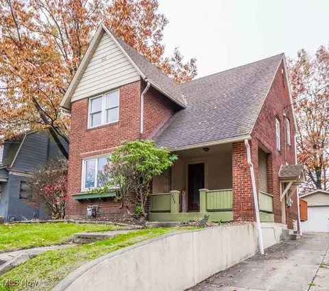 1568 Hampton Rd, Akron, OH 44305