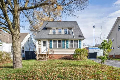 1411 E 289th St, Wickliffe, OH 44092