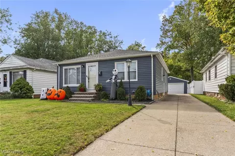 6170 Westminster Dr, Parma, OH 44129