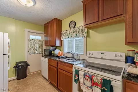 930 Lloyd Ave, Aurora, OH 44202 photo 8