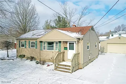 610 Ventura Dr, Youngstown, OH 44505