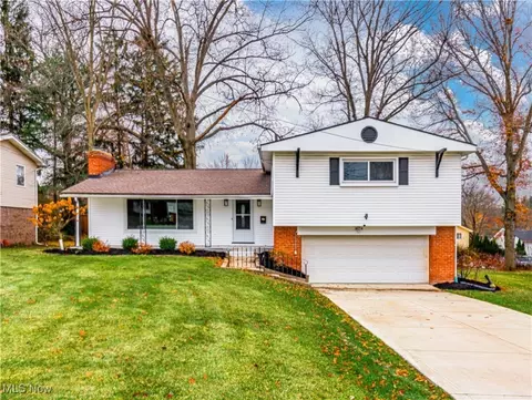2062 Wyndham Rd, Akron, OH 44313