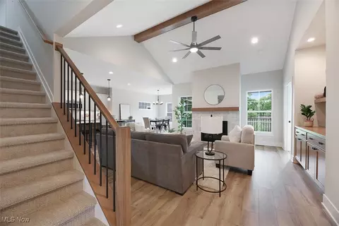 583 Iris Pl, Aurora, OH 44202 photo 4