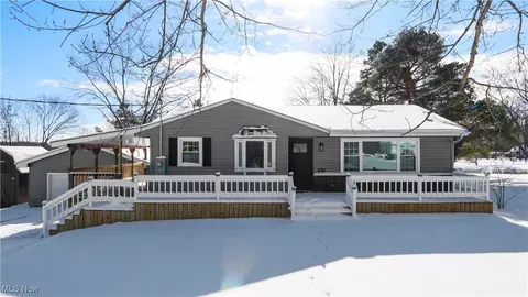 3121 Williams St NW, Warren, OH 44481