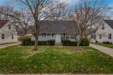 2941 9th St, Cuyahoga Falls, OH 44221