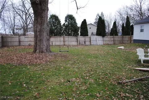 Exterior - 118 Sheriff St, Elyria, OH 44035 photo 5 of 6