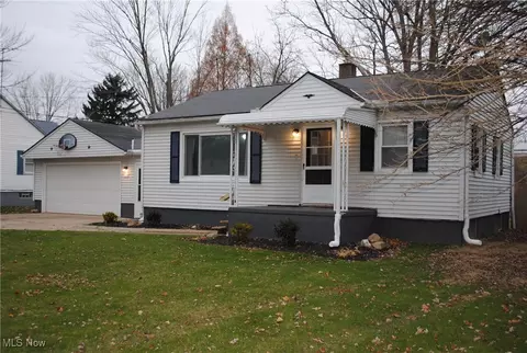 Exterior - 118 Sheriff St, Elyria, OH 44035 photo 2 of 6