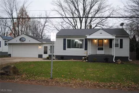 118 Sheriff St, Elyria, OH 44035